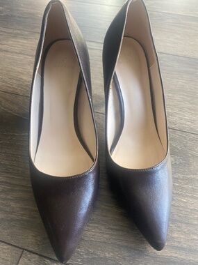 Women’s brown heel